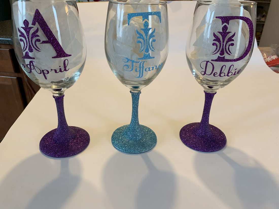 Personalized Glitter Stem Wine Glasses