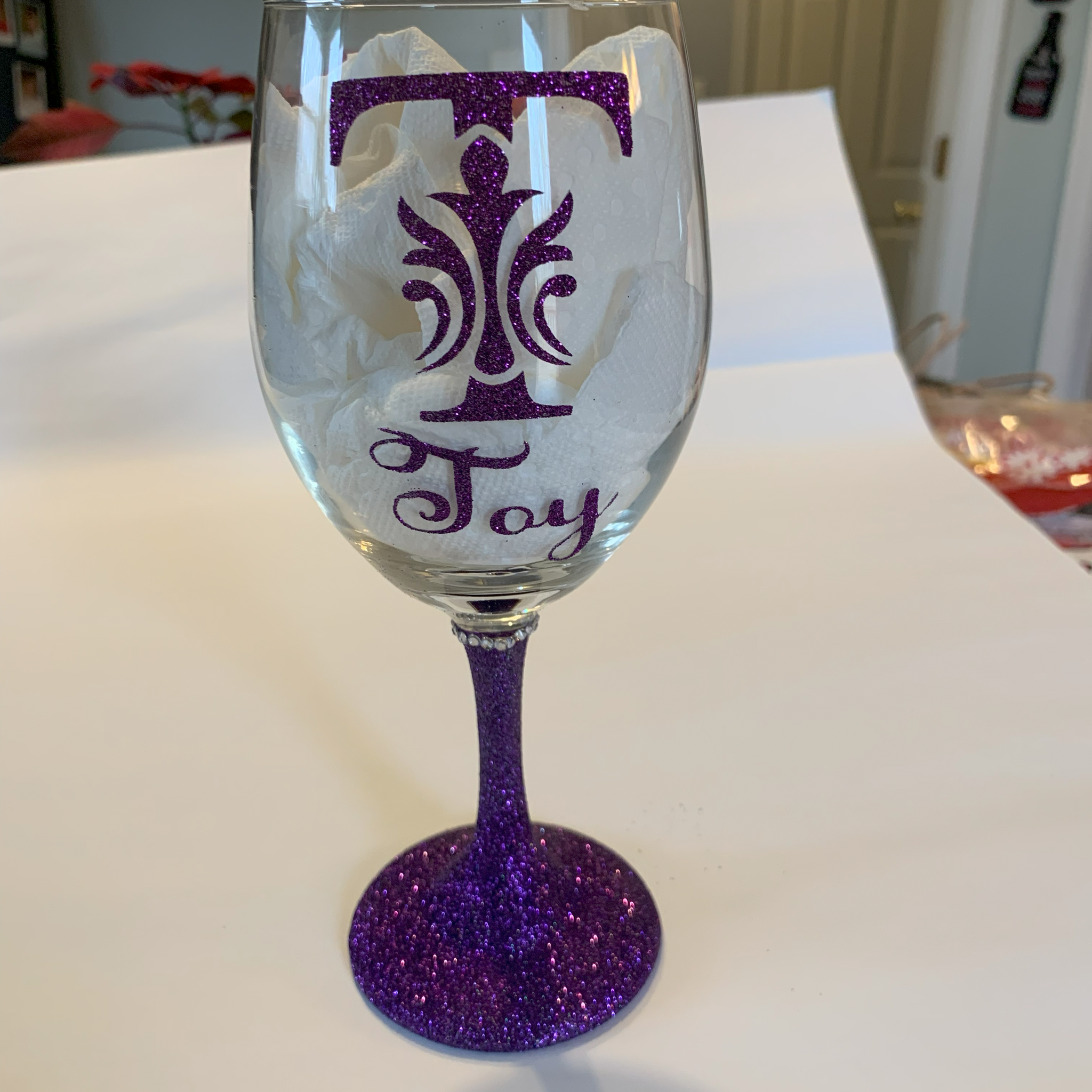Personalized Glitter Stem Wine Glasses